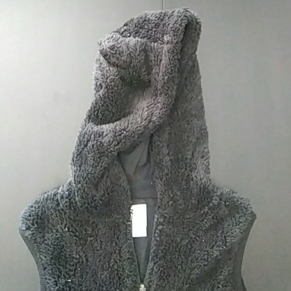 Girl Circo Fluffy Vest with sparkles - Picture 2 of 3